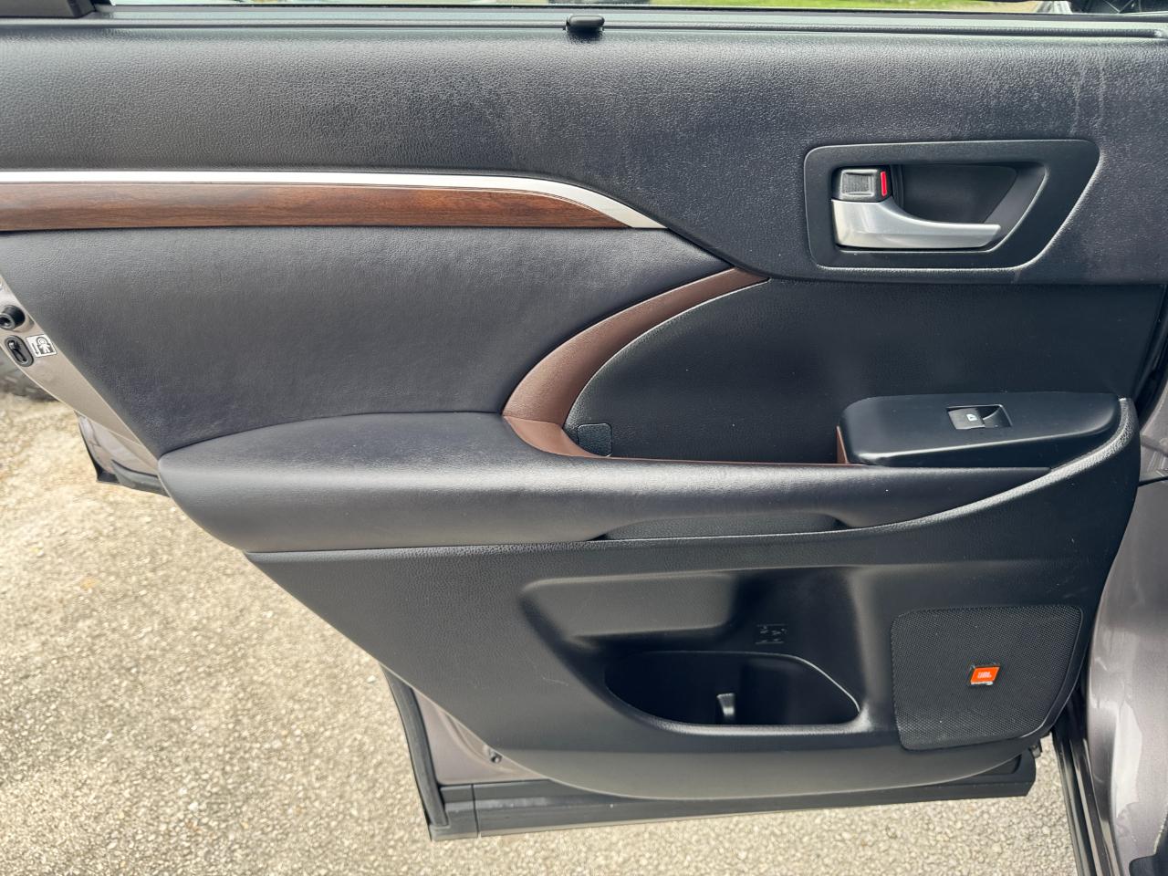 Toyota Highlander FWD 4dr V6 Limited (Natl) 2015