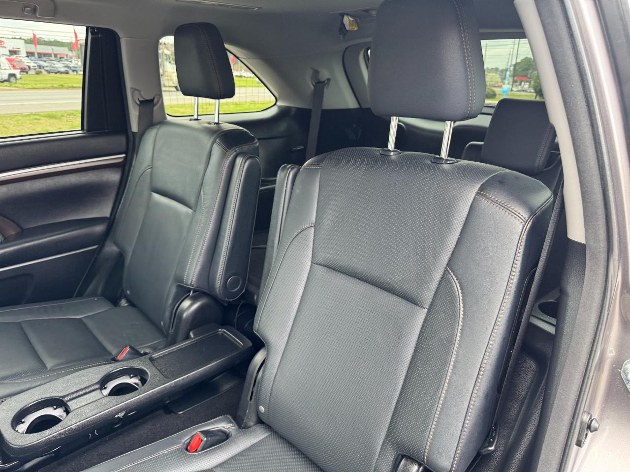 Toyota Highlander FWD 4dr V6 Limited (Natl) 2015