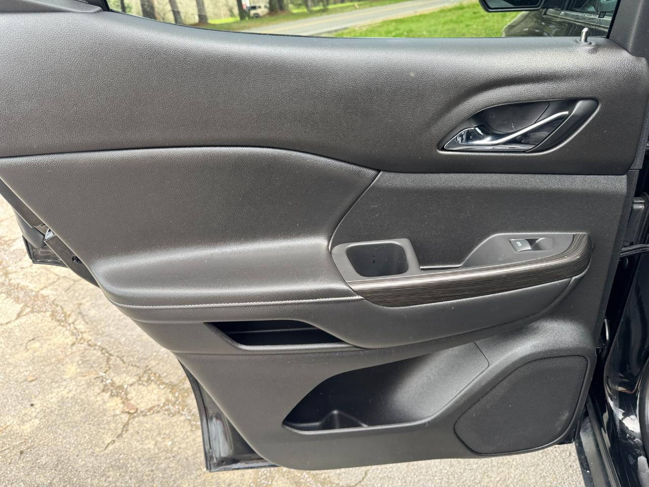 GMC Acadia FWD 4dr SLT w/SLT-1 2019