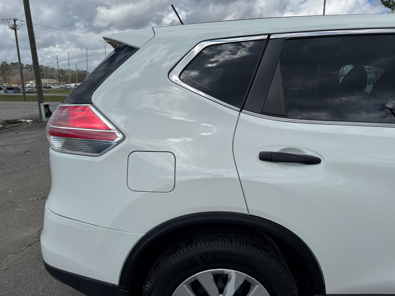 Nissan Rogue FWD 4dr S 2016