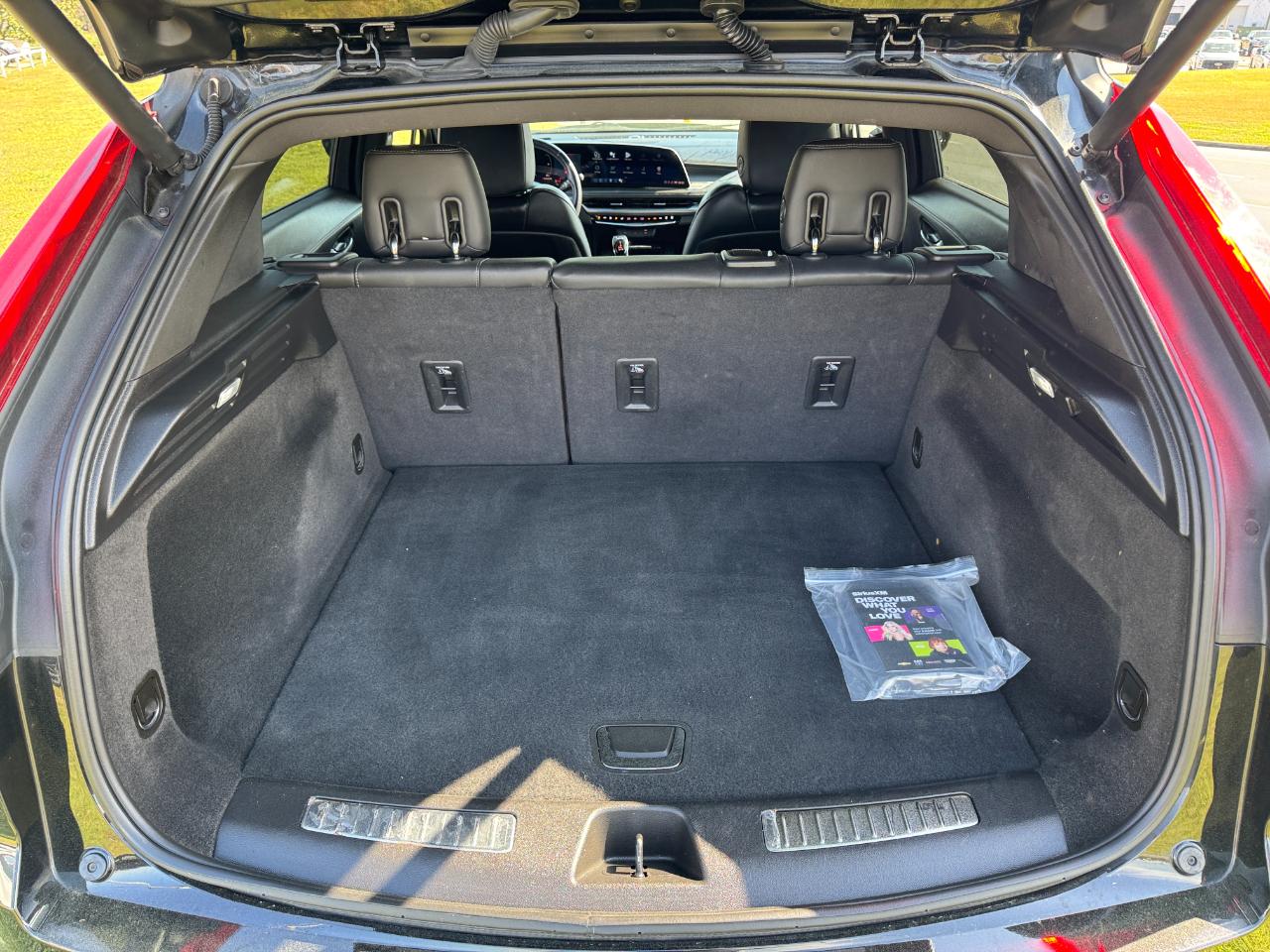 Cadillac XT4 FWD 4dr Premium Luxury 2024