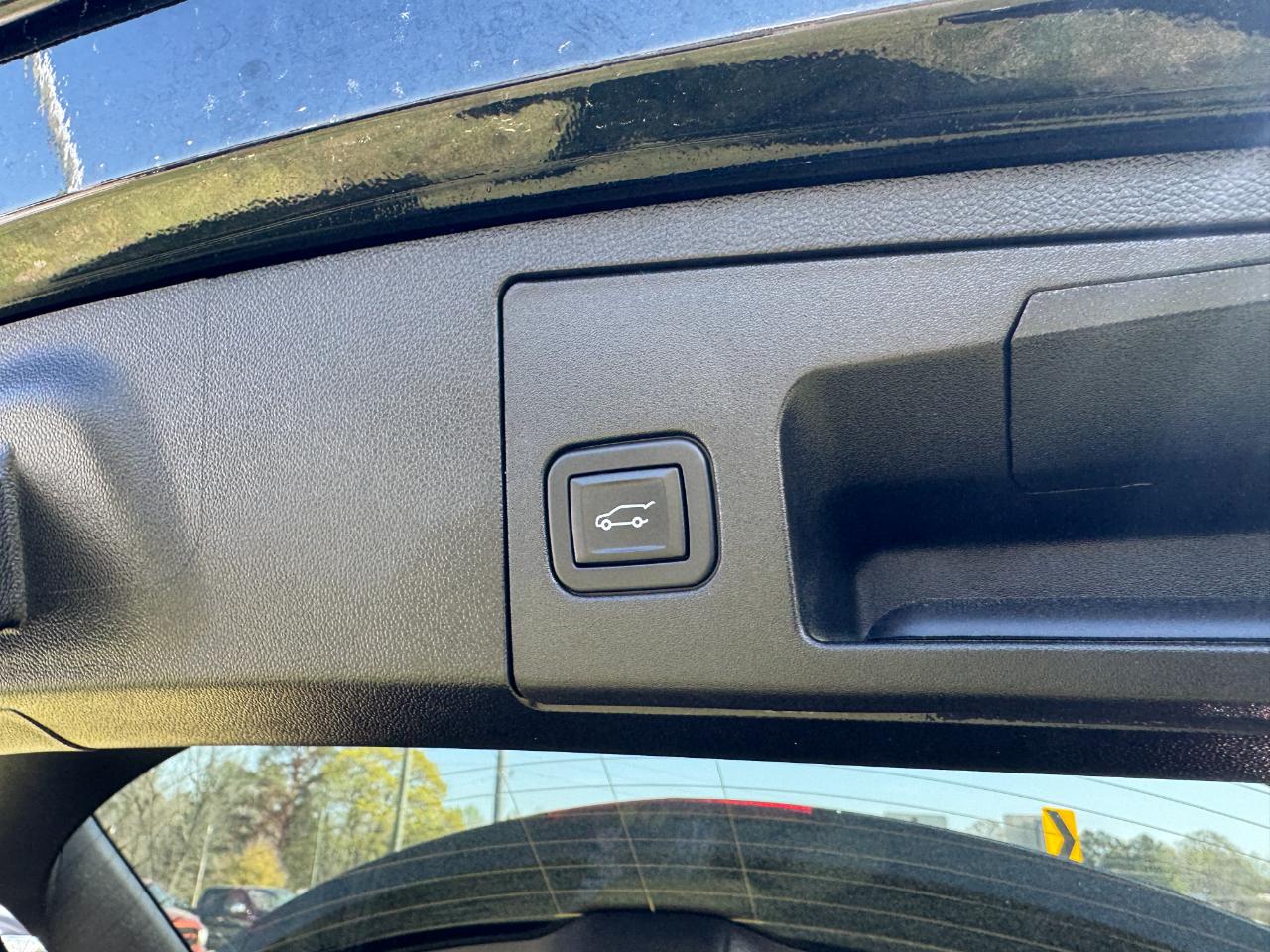 Cadillac XT4 FWD 4dr Premium Luxury 2024