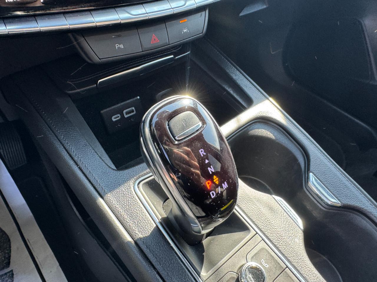 Cadillac XT4 FWD 4dr Premium Luxury 2024