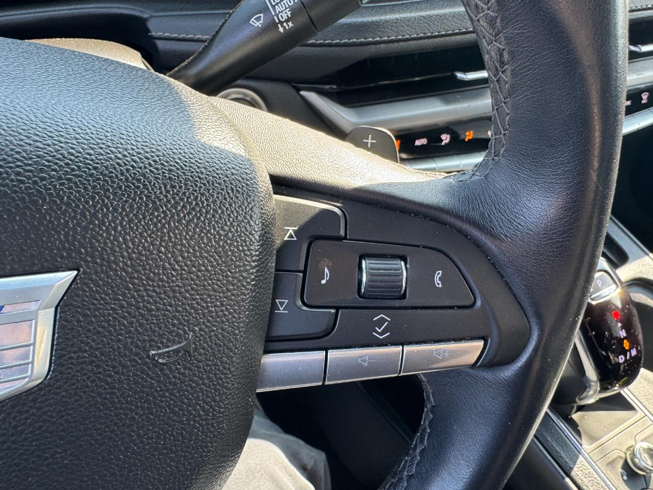 Cadillac XT4 FWD 4dr Premium Luxury 2024