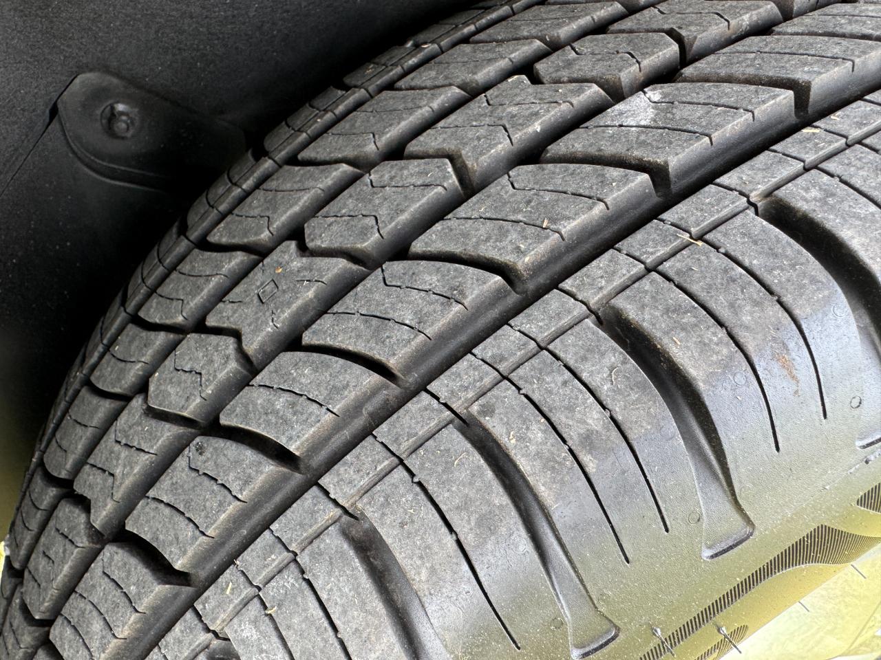 Toyota Highlander AWD 4dr V6 Limited (Natl) 2016