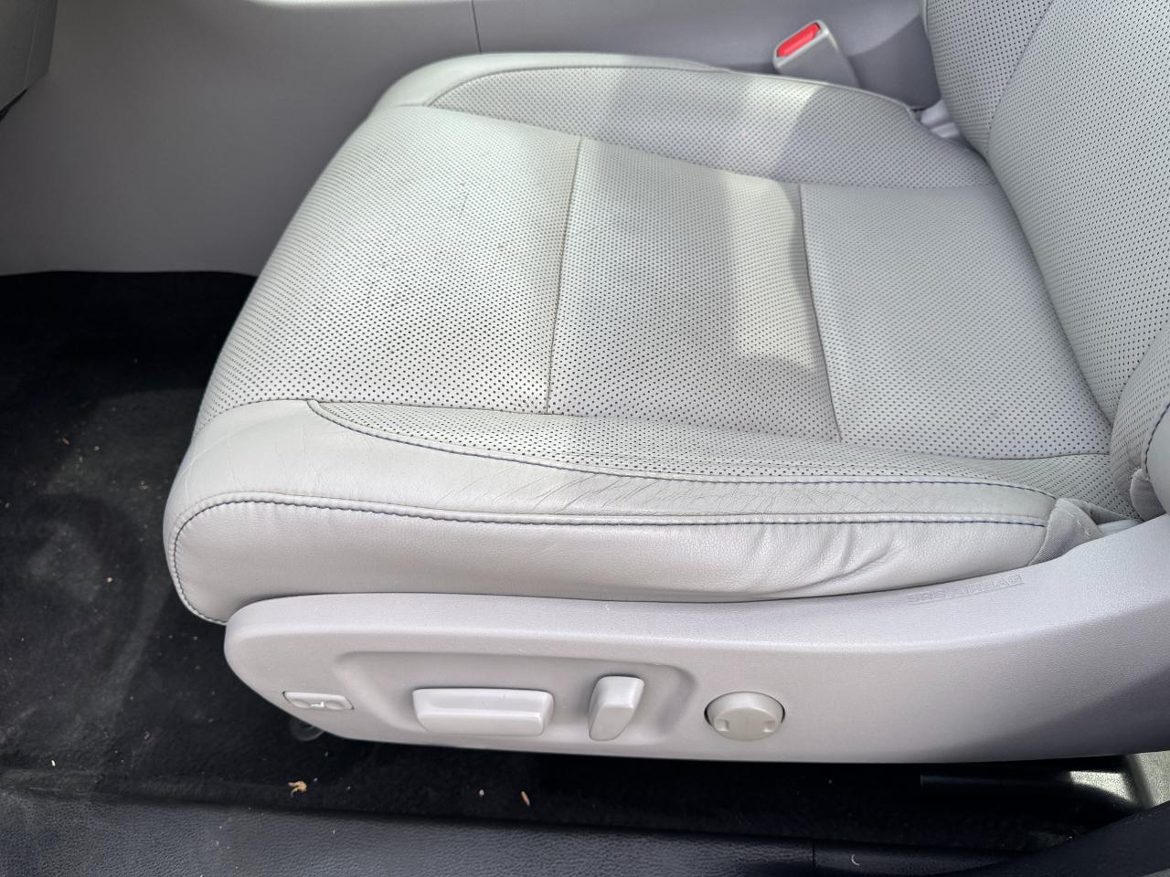 Toyota Highlander AWD 4dr V6 Limited (Natl) 2016