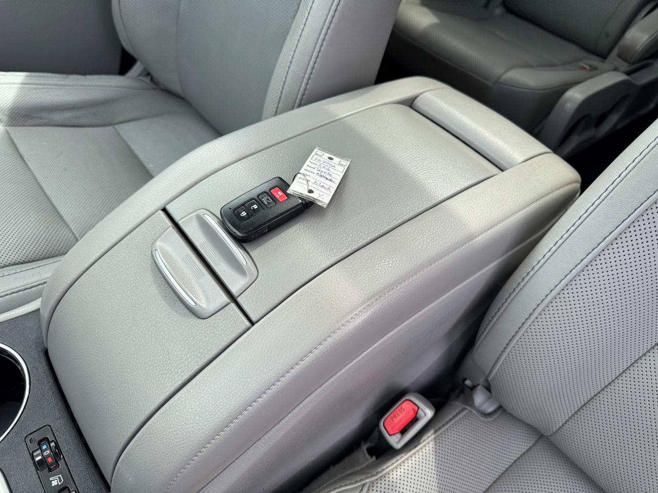 Toyota Highlander AWD 4dr V6 Limited (Natl) 2016