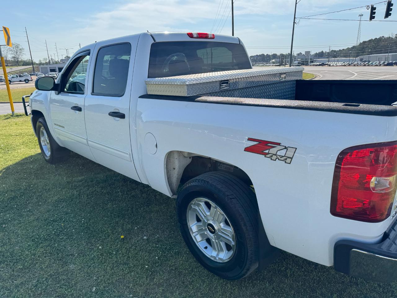 Chevrolet Silverado 1500 4WD Crew Cab 143.5" LT 2011