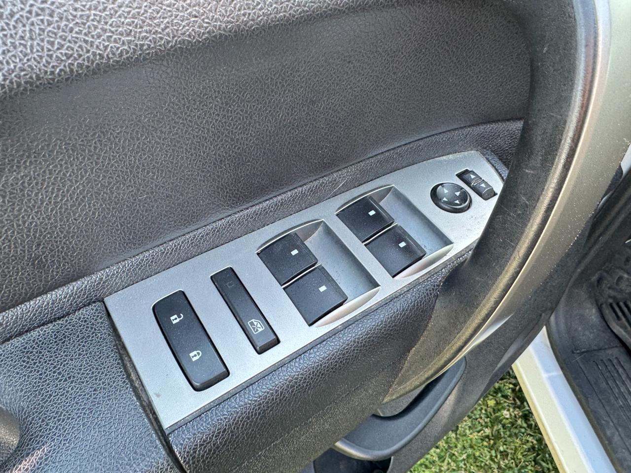 Chevrolet Silverado 1500 4WD Crew Cab 143.5" LT 2011