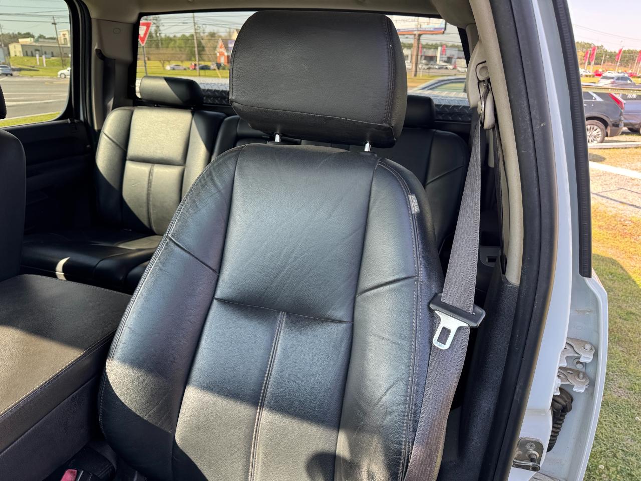 Chevrolet Silverado 1500 4WD Crew Cab 143.5" LT 2011