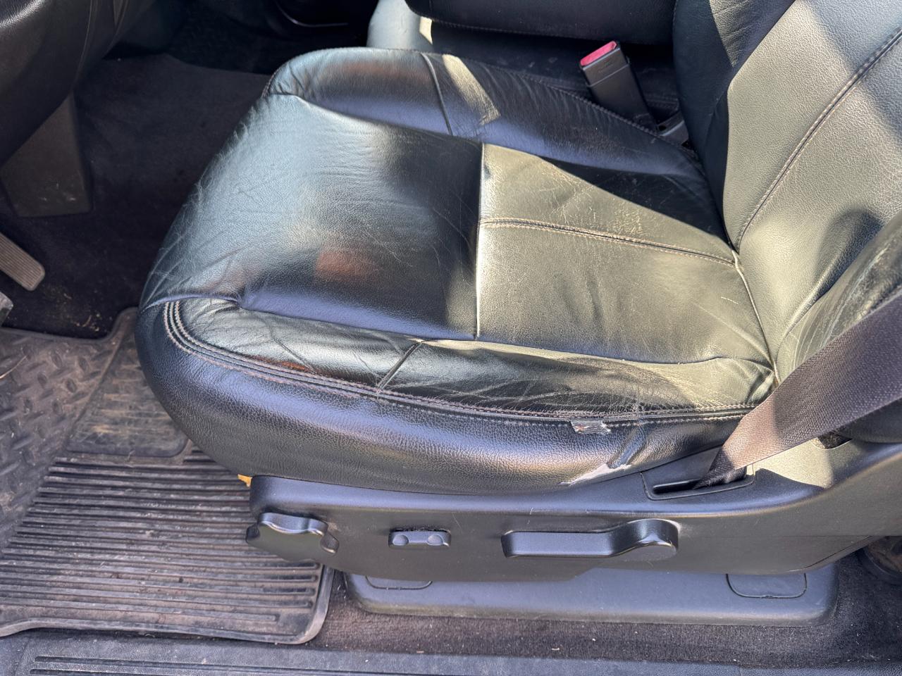 Chevrolet Silverado 1500 4WD Crew Cab 143.5" LT 2011