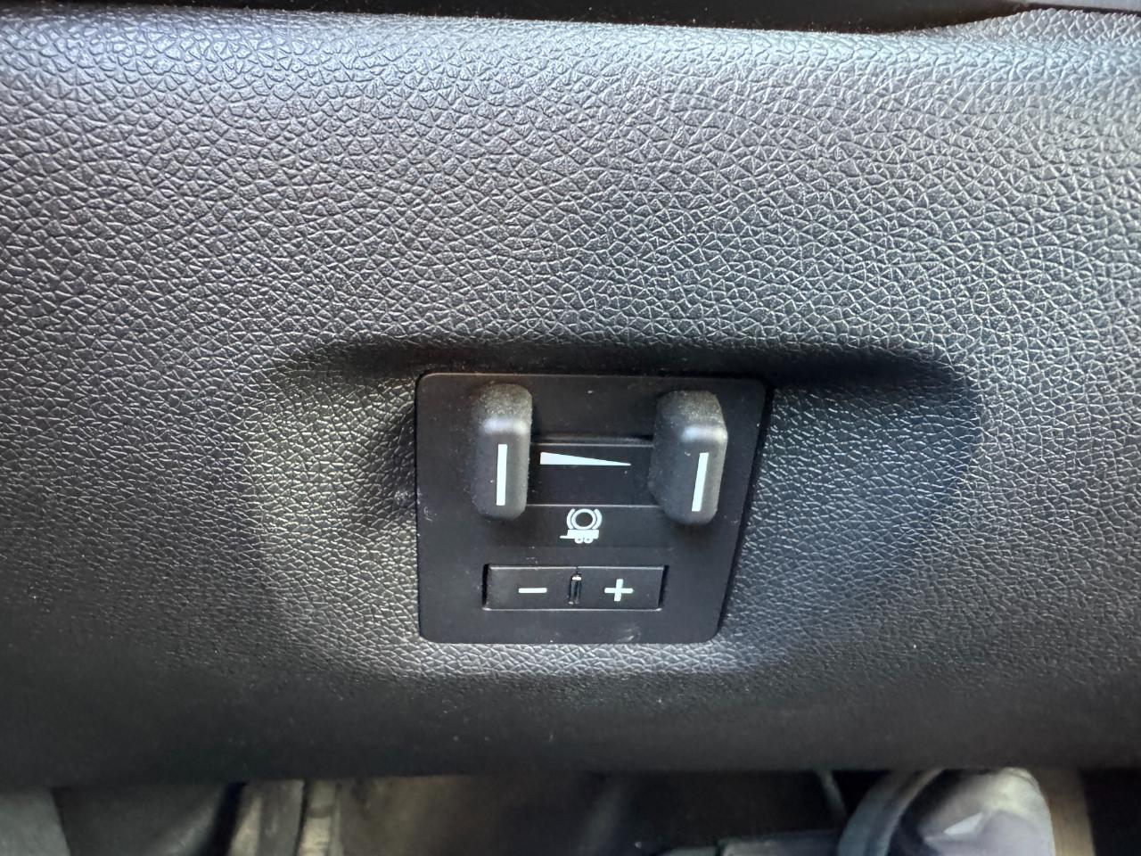 Chevrolet Silverado 1500 4WD Crew Cab 143.5" LT 2011