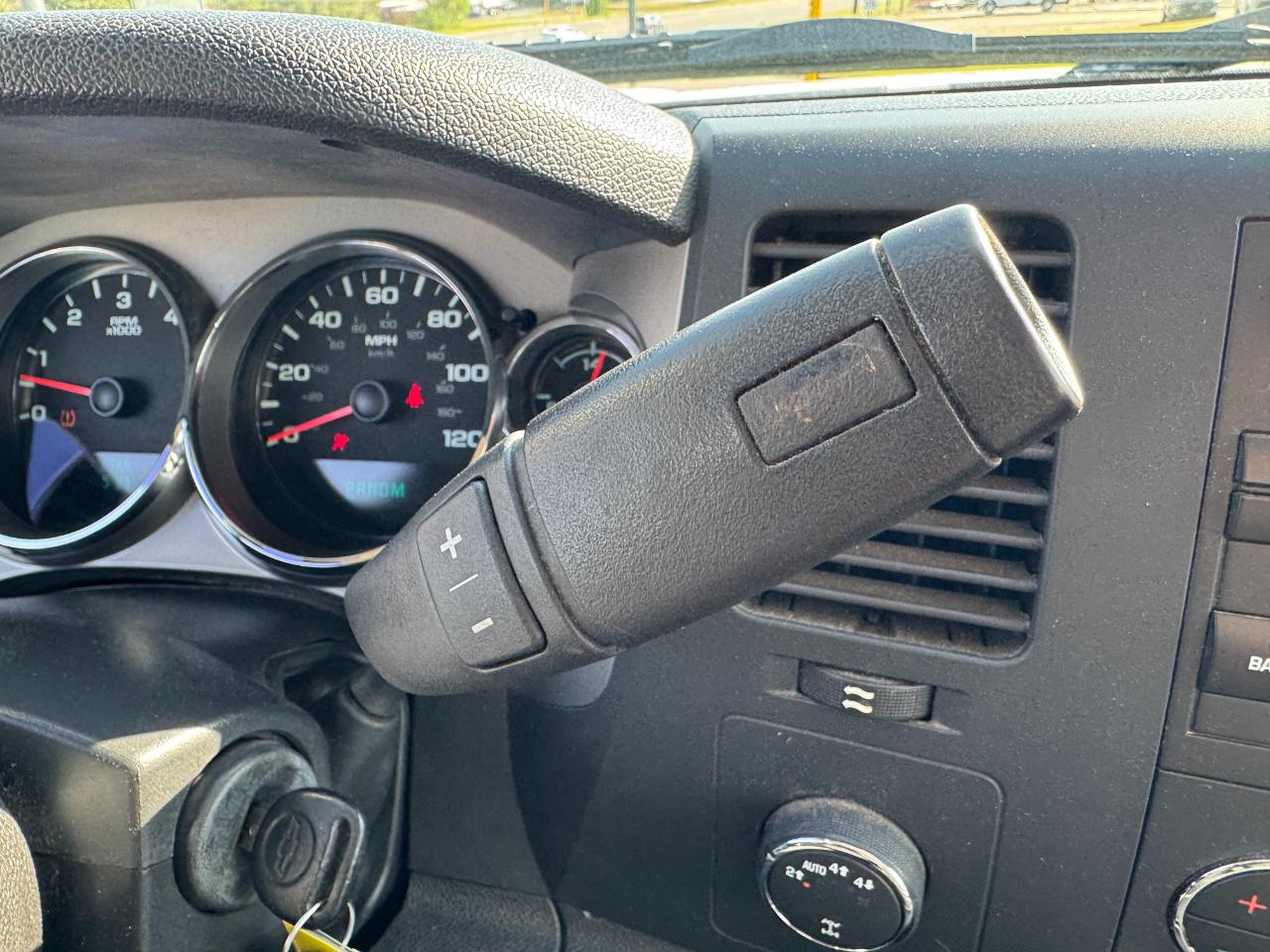 Chevrolet Silverado 1500 4WD Crew Cab 143.5" LT 2011