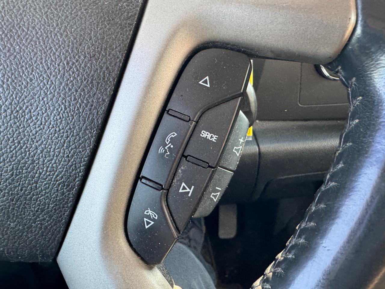 Chevrolet Silverado 1500 4WD Crew Cab 143.5" LT 2011