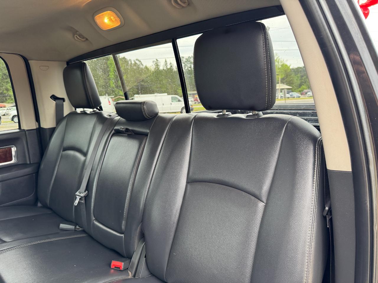 RAM 3500 4WD Crew Cab 149" Laramie 2011