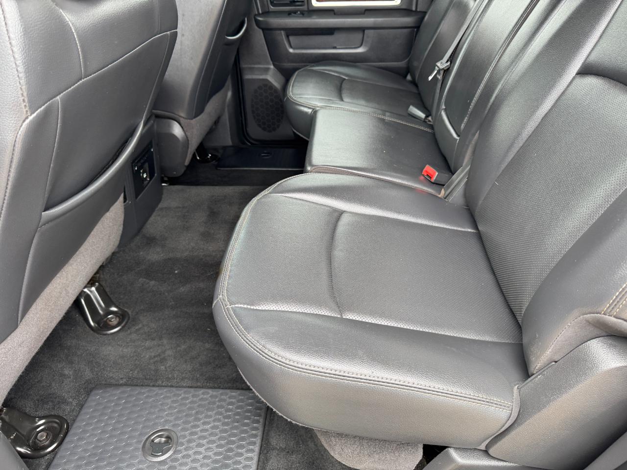 RAM 3500 4WD Crew Cab 149" Laramie 2011