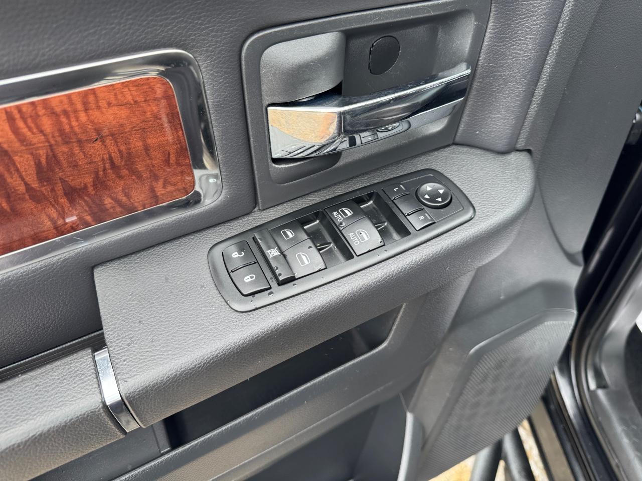 RAM 3500 4WD Crew Cab 149" Laramie 2011