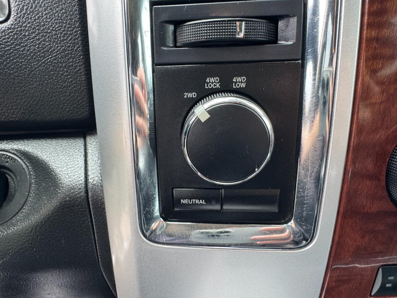 RAM 3500 4WD Crew Cab 149" Laramie 2011