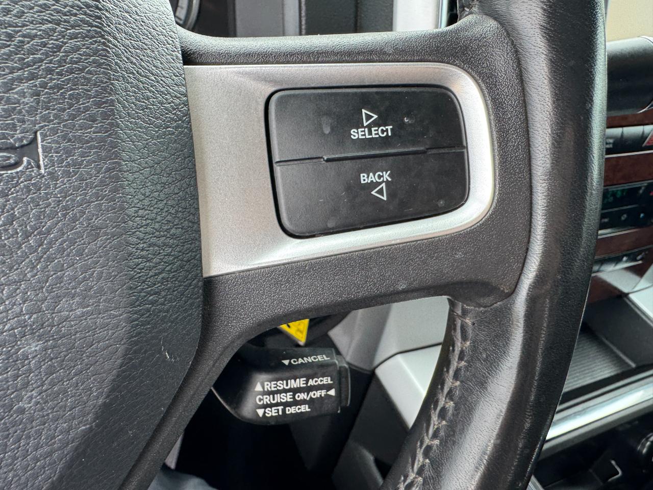 RAM 3500 4WD Crew Cab 149" Laramie 2011