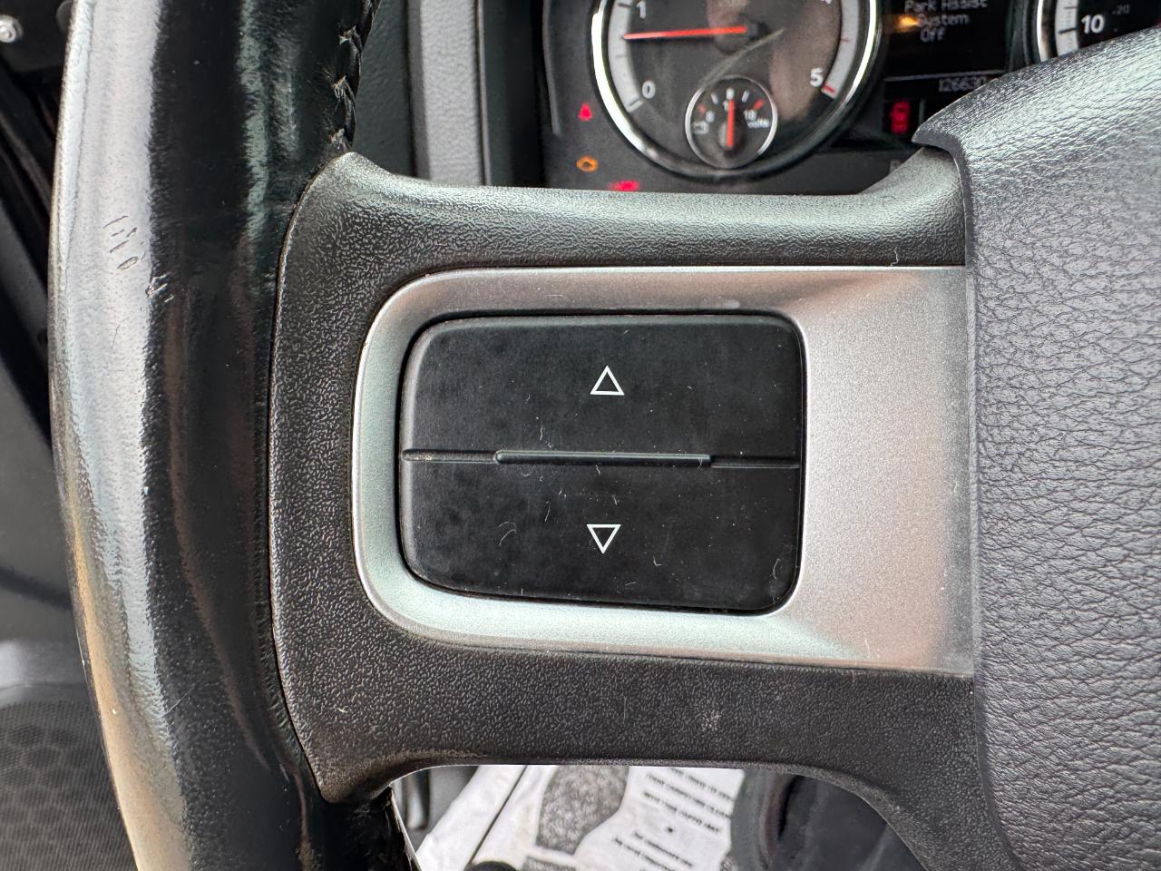 RAM 3500 4WD Crew Cab 149" Laramie 2011