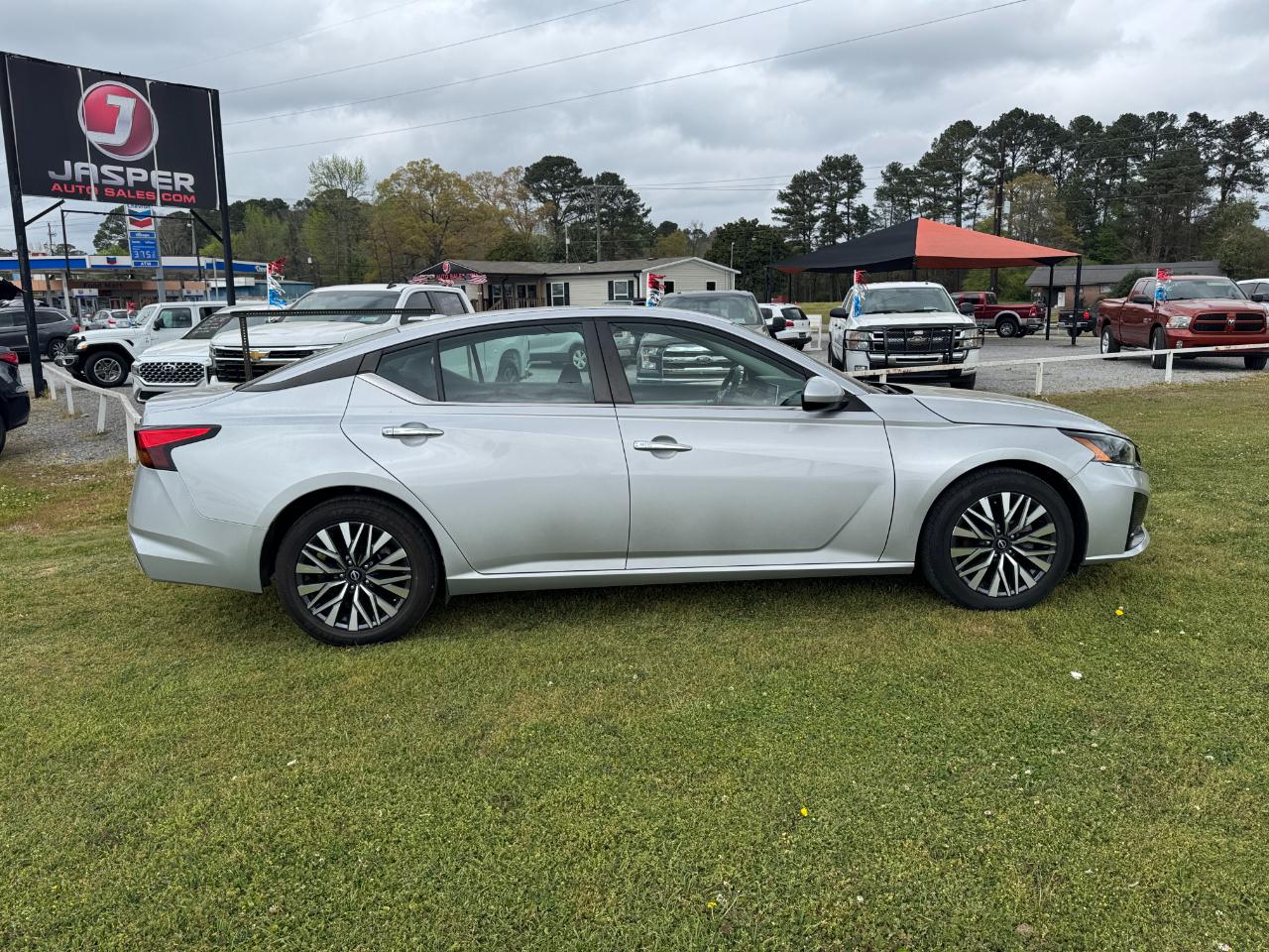 Nissan Altima 2.5 SV Sedan 2023