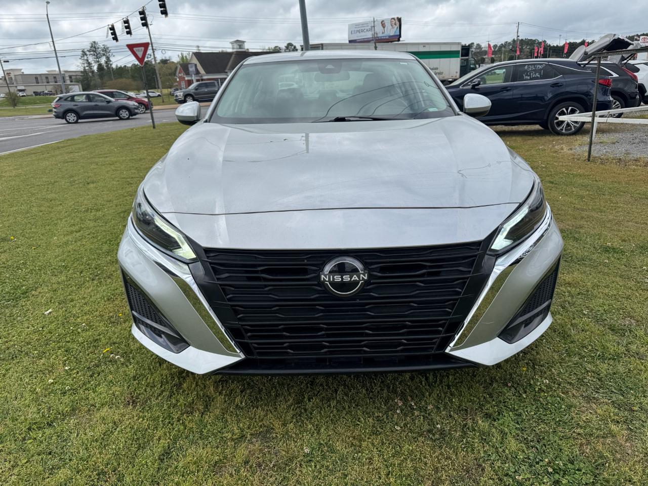 Nissan Altima 2.5 SV Sedan 2023