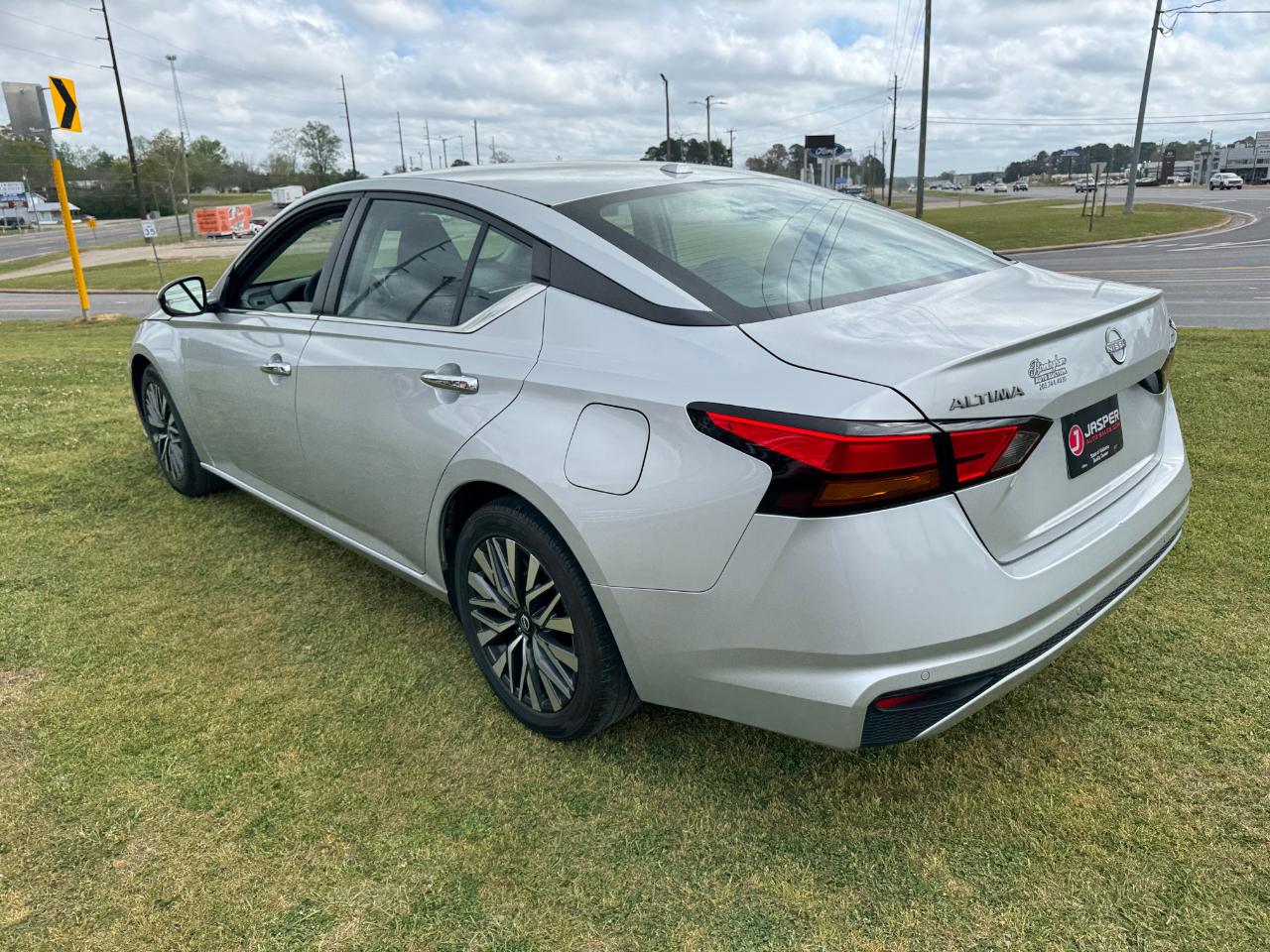 Nissan Altima 2.5 SV Sedan 2023