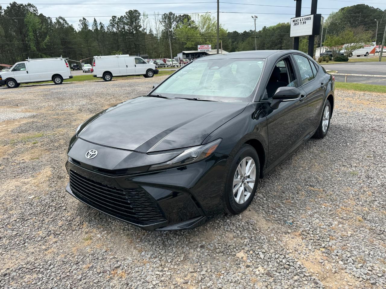 Toyota Camry LE (Natl) 2025