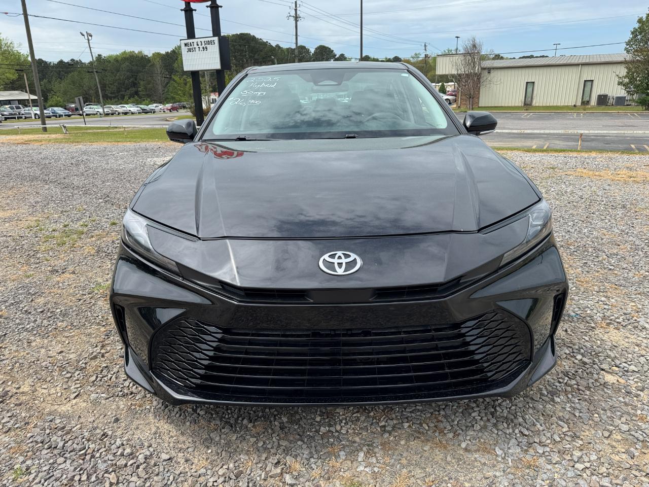 Toyota Camry LE (Natl) 2025