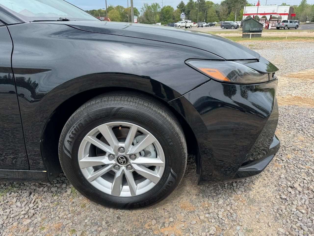 Toyota Camry LE (Natl) 2025