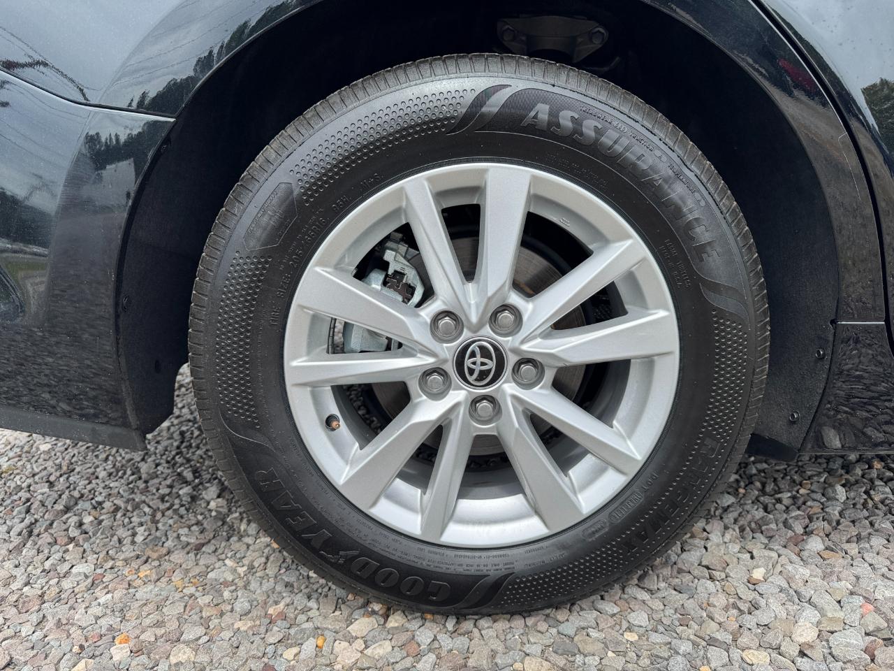 Toyota Camry LE (Natl) 2025