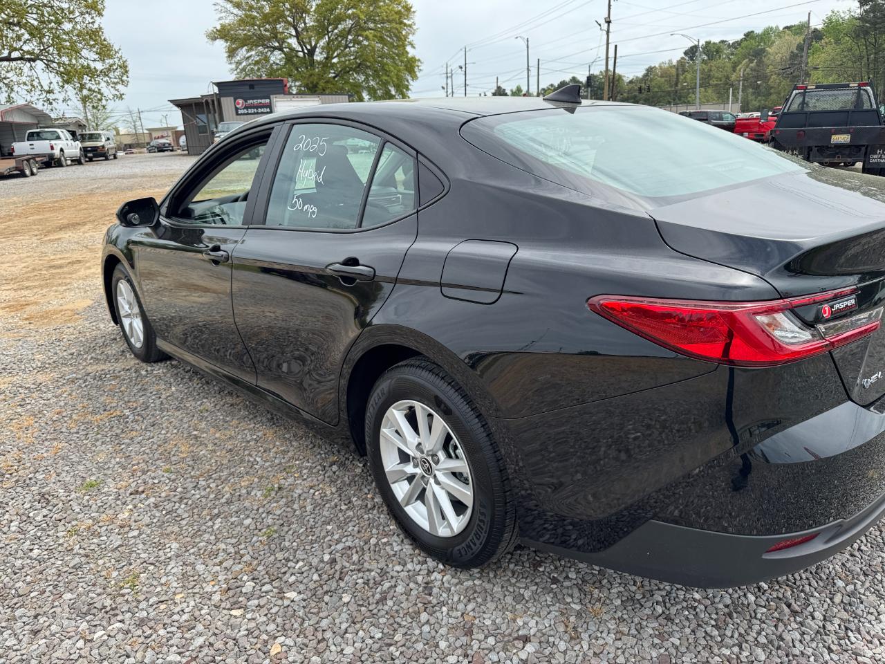 Toyota Camry LE (Natl) 2025
