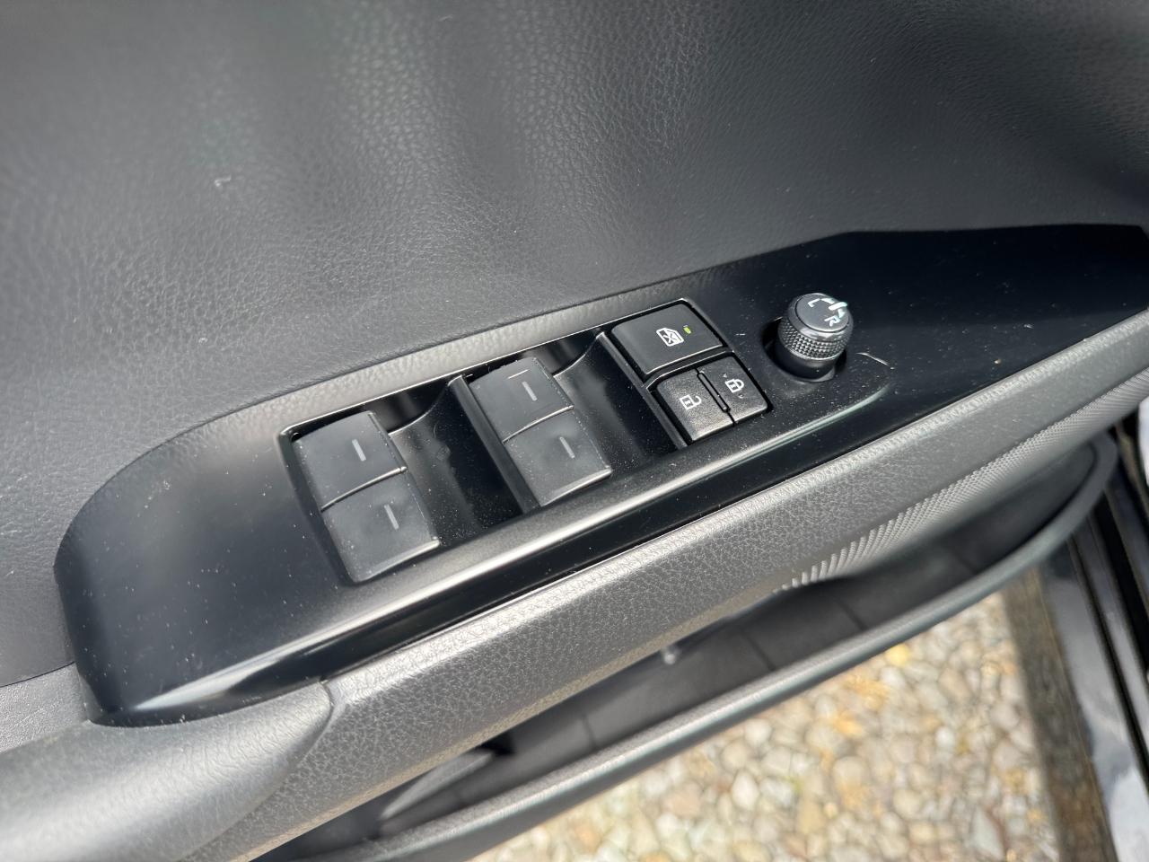 Toyota Camry LE (Natl) 2025