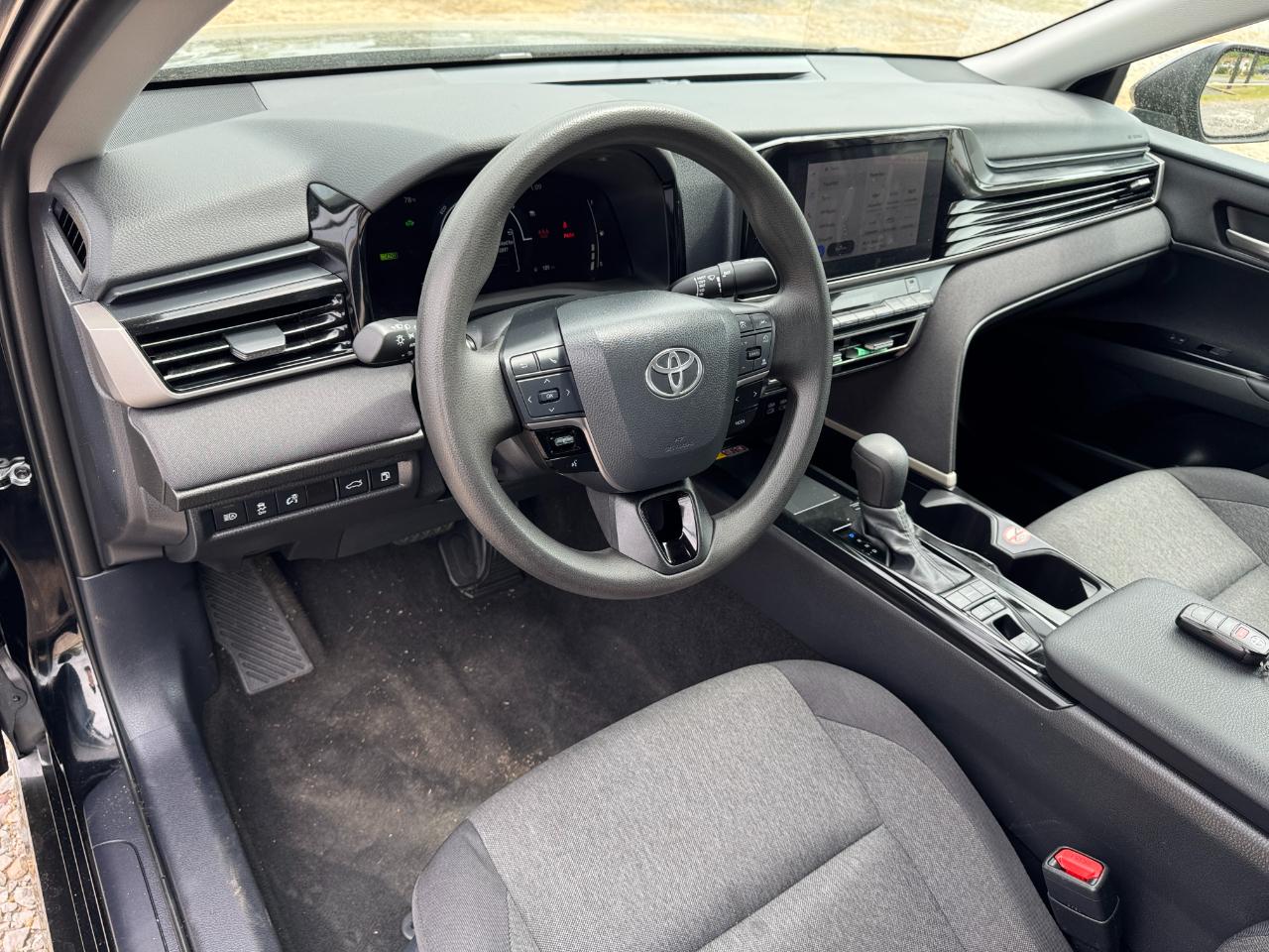 Toyota Camry LE (Natl) 2025
