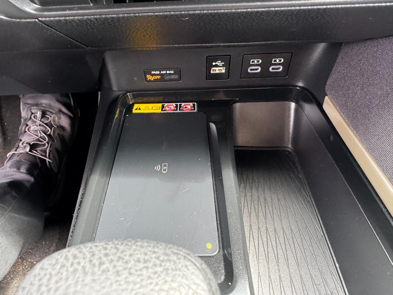 Toyota Camry LE (Natl) 2025