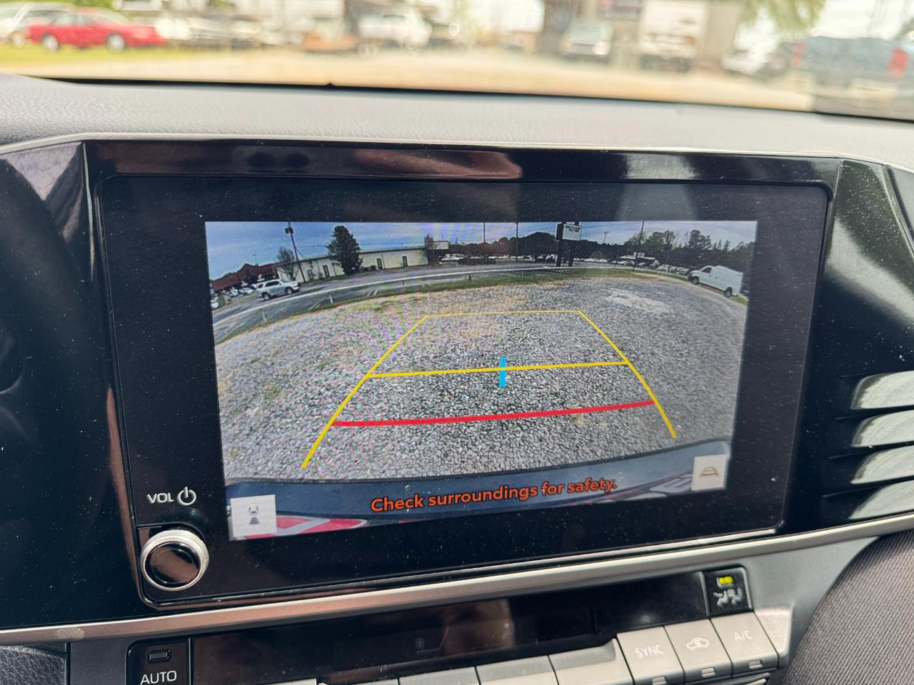 Toyota Camry LE (Natl) 2025