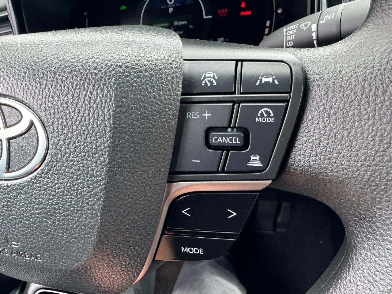 Toyota Camry LE (Natl) 2025