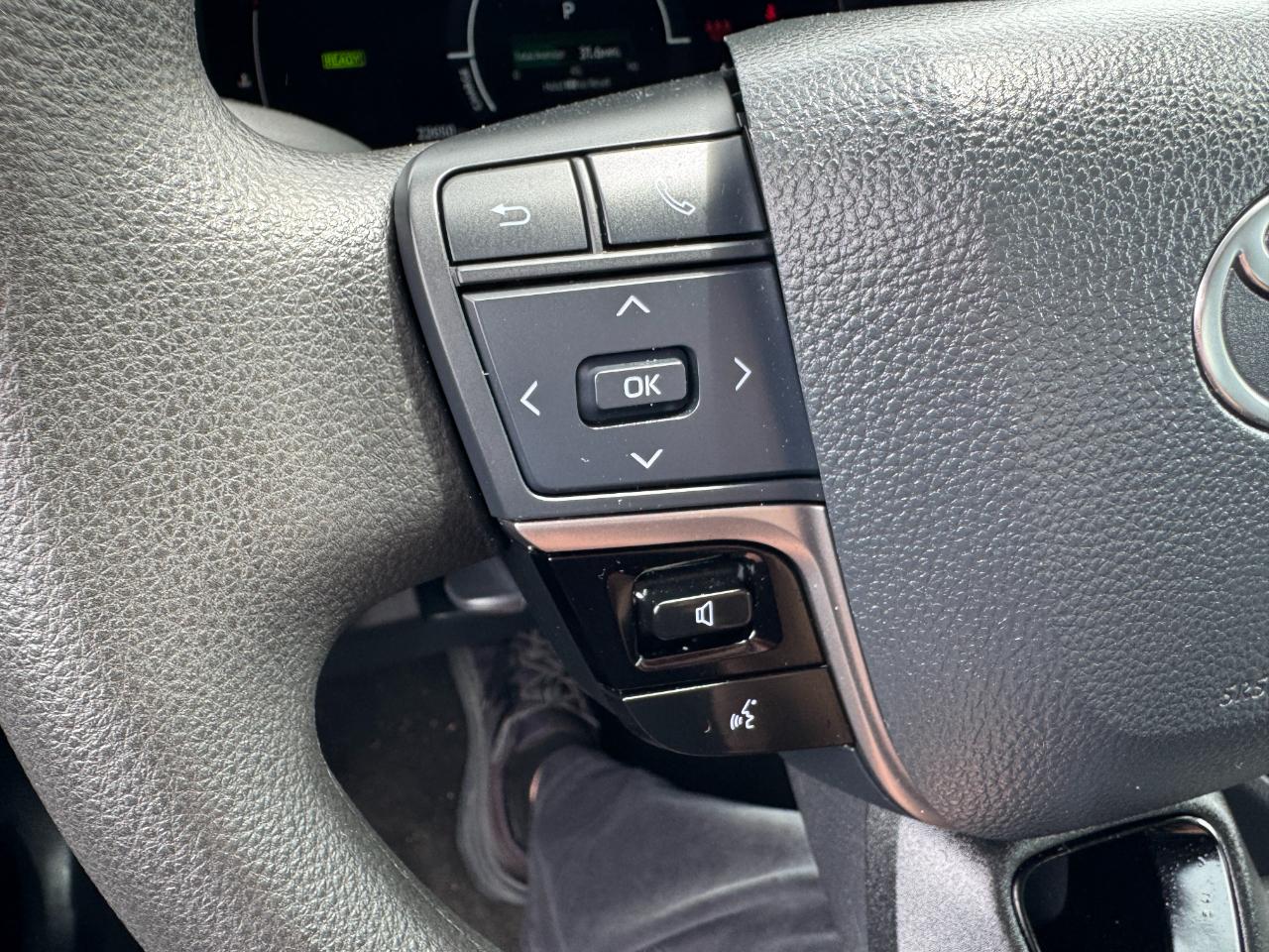 Toyota Camry LE (Natl) 2025