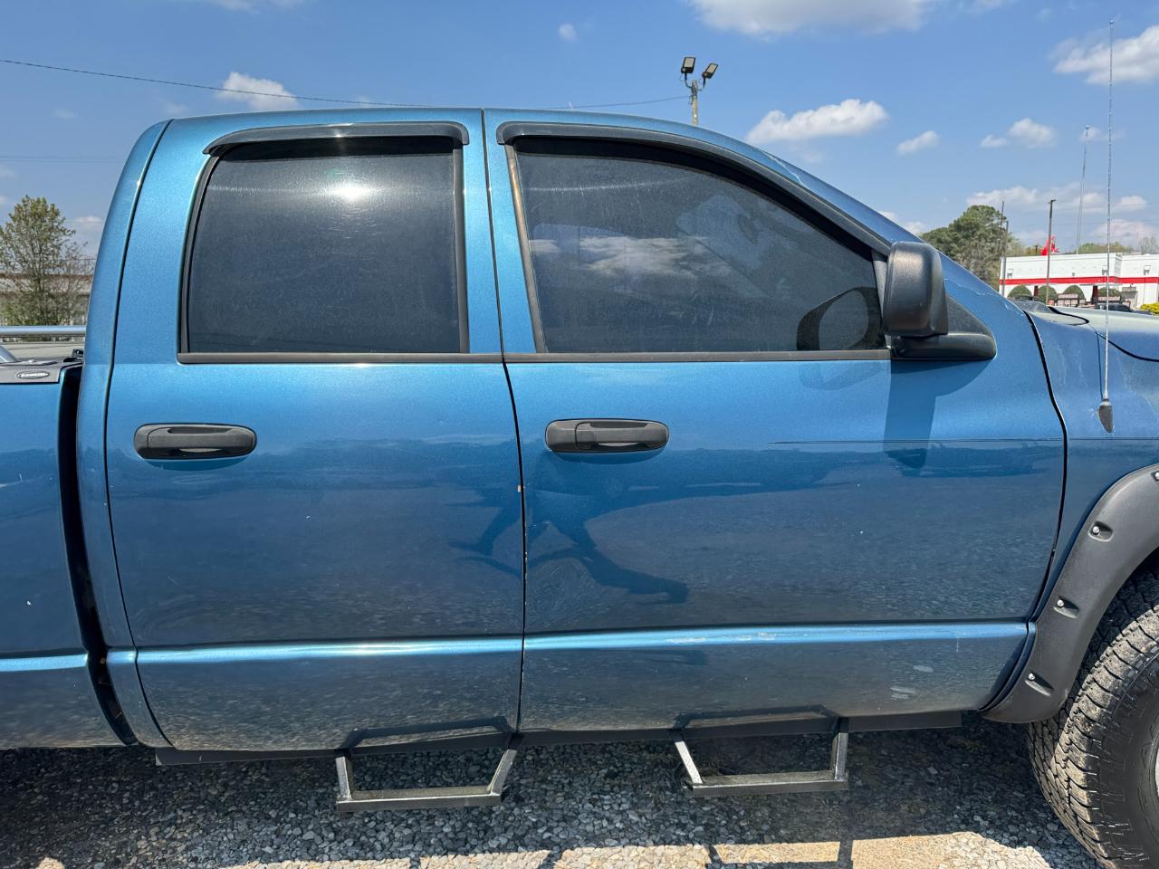 Dodge Ram 1500 4dr Quad Cab 140.5" WB 4WD SLT 2005