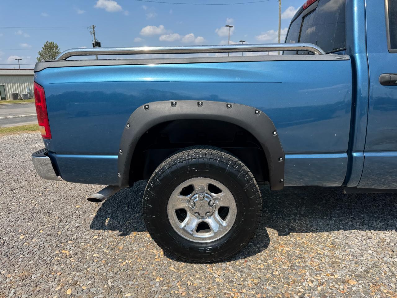 Dodge Ram 1500 4dr Quad Cab 140.5" WB 4WD SLT 2005