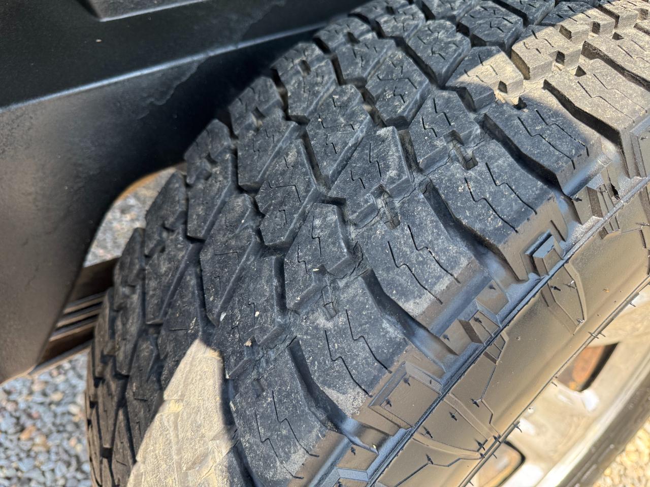 Dodge Ram 1500 4dr Quad Cab 140.5" WB 4WD SLT 2005