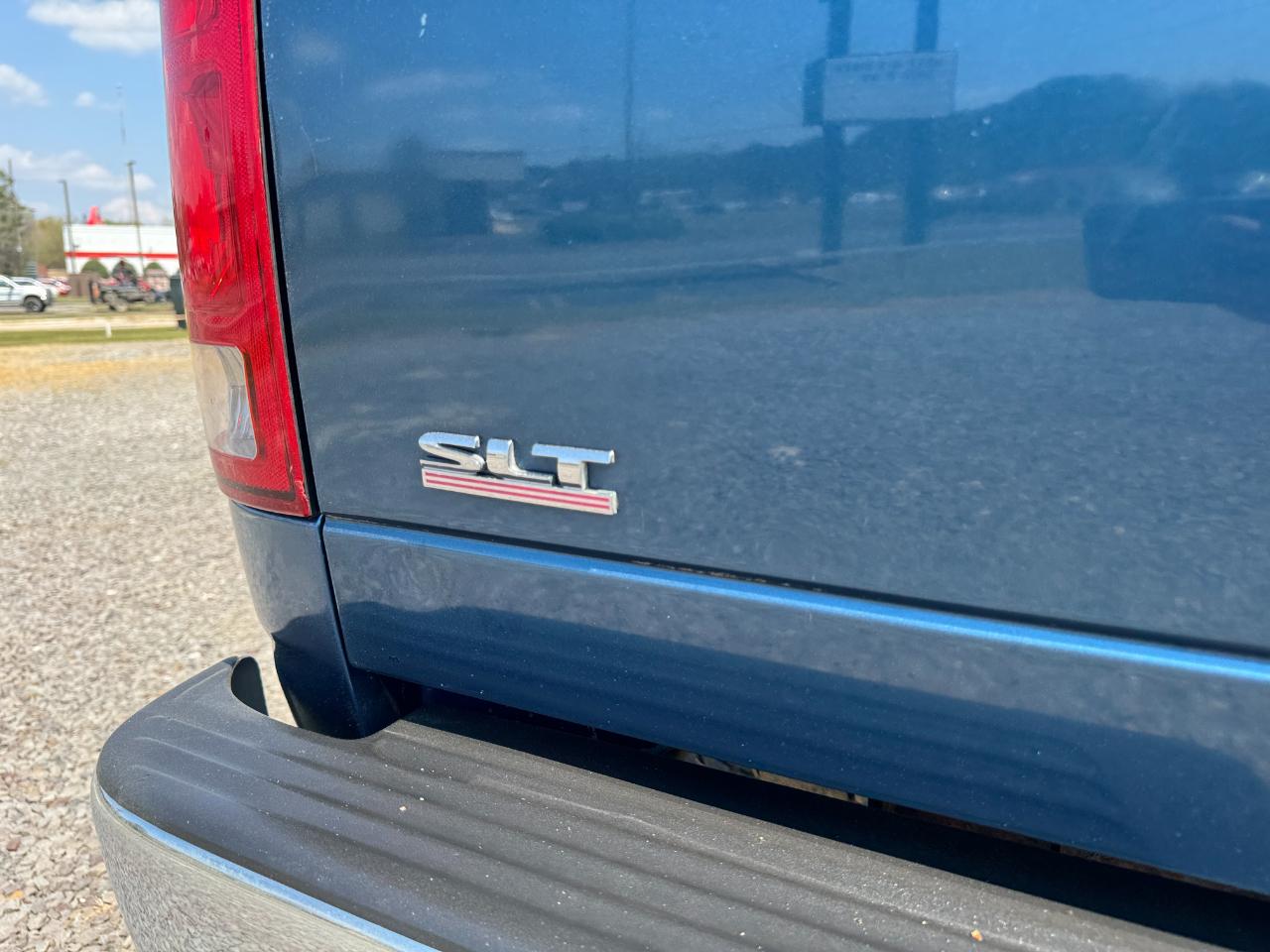 Dodge Ram 1500 4dr Quad Cab 140.5" WB 4WD SLT 2005