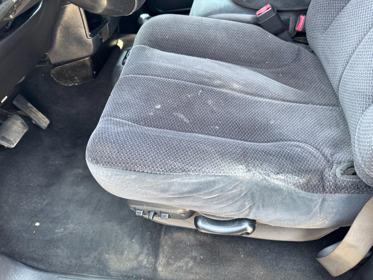 Dodge Ram 1500 4dr Quad Cab 140.5" WB 4WD SLT 2005