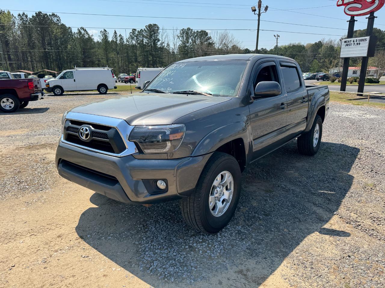 Toyota Tacoma 4WD Double Cab V6 AT (Natl) 2015