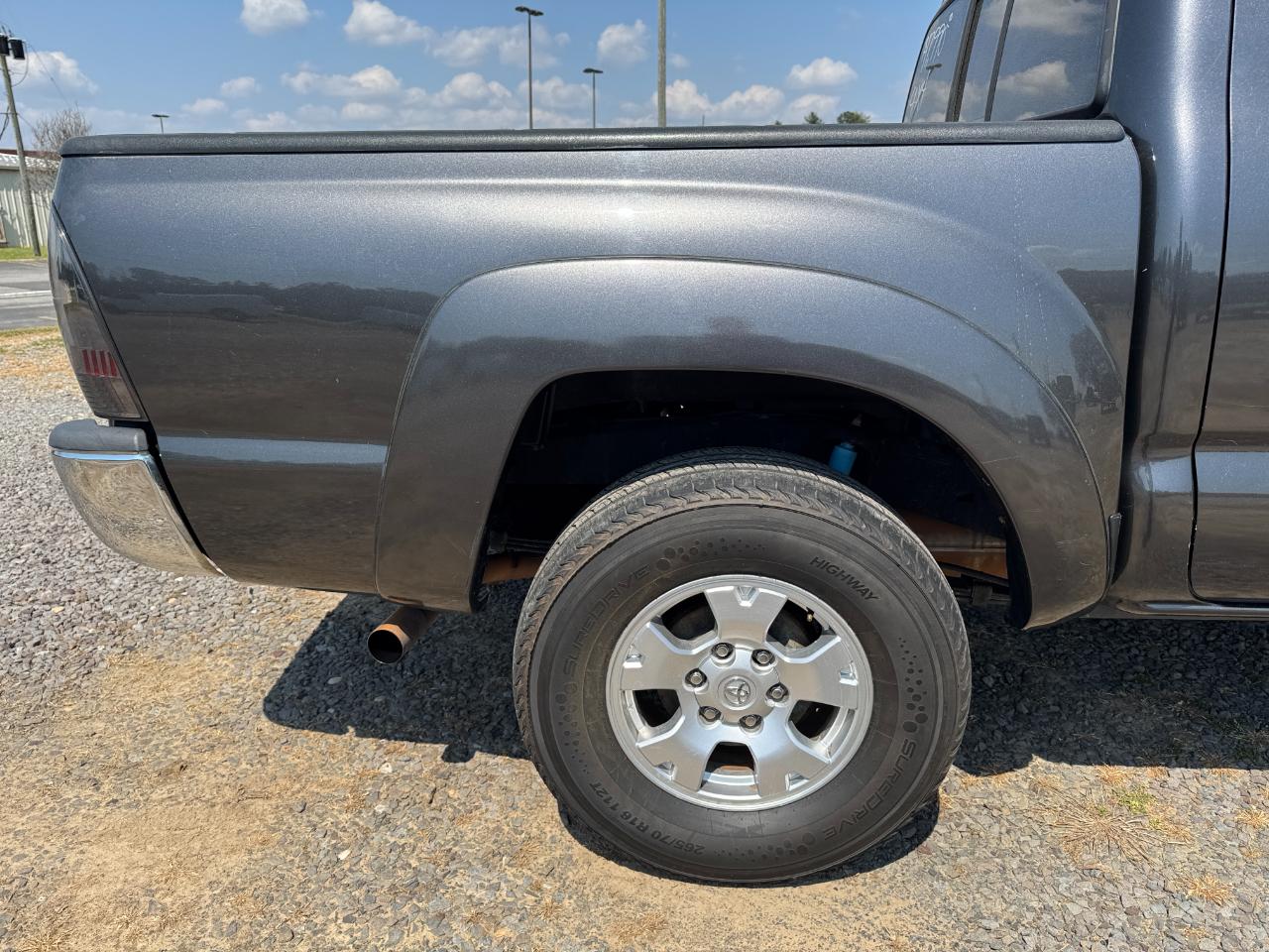 Toyota Tacoma 4WD Double Cab V6 AT (Natl) 2015