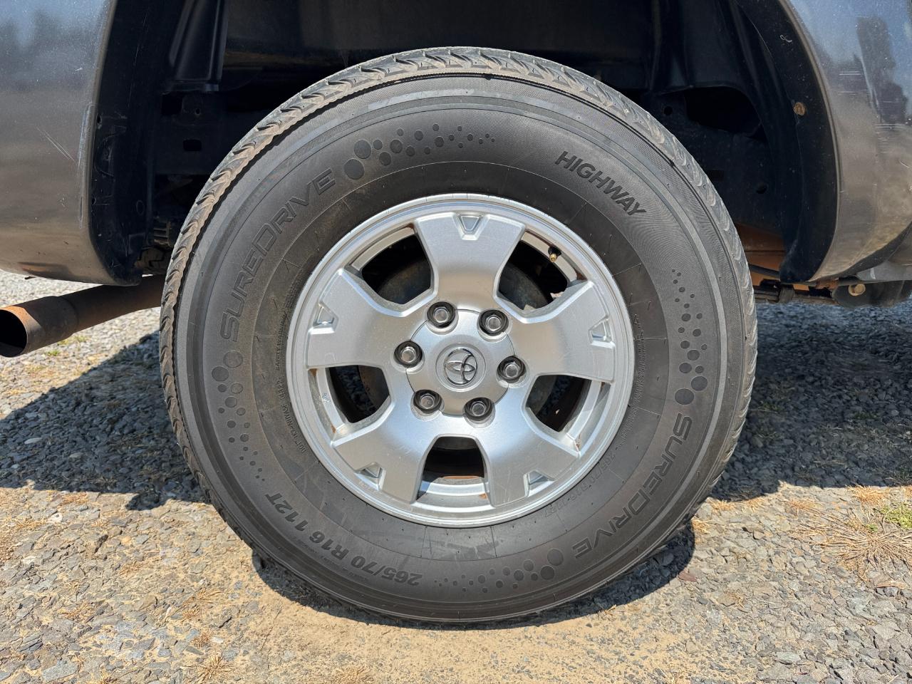 Toyota Tacoma 4WD Double Cab V6 AT (Natl) 2015