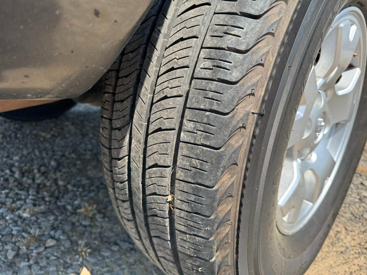 Toyota Tacoma 4WD Double Cab V6 AT (Natl) 2015