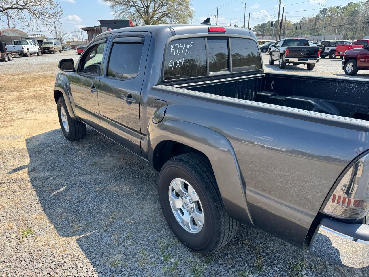 Toyota Tacoma 4WD Double Cab V6 AT (Natl) 2015