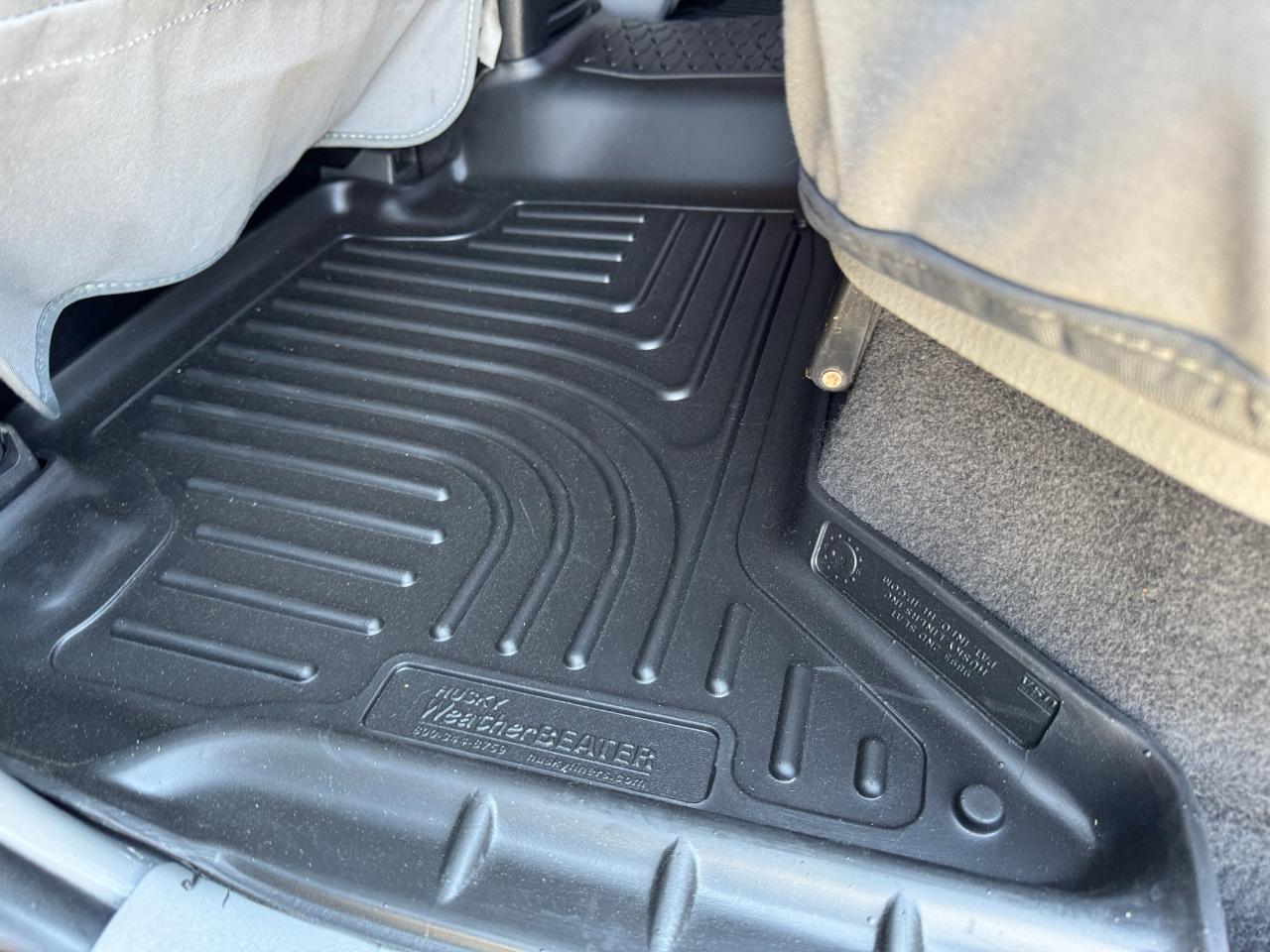 Toyota Tacoma 4WD Double Cab V6 AT (Natl) 2015