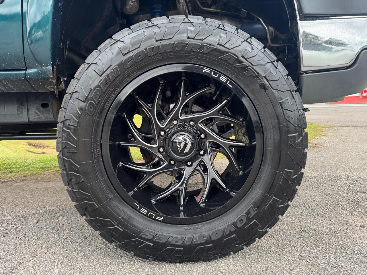 Chevrolet Silverado 2500HD Crew Cab 153" WB 4WD LS 2004